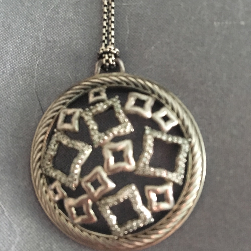 DY 💯 authentic necklace w/ diamonds!